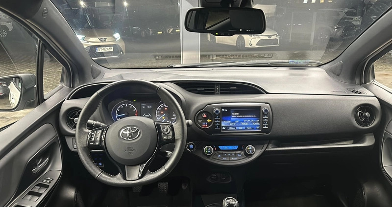 Toyota Yaris cena 54900 przebieg: 146474, rok produkcji 2019 z Dęblin małe 172